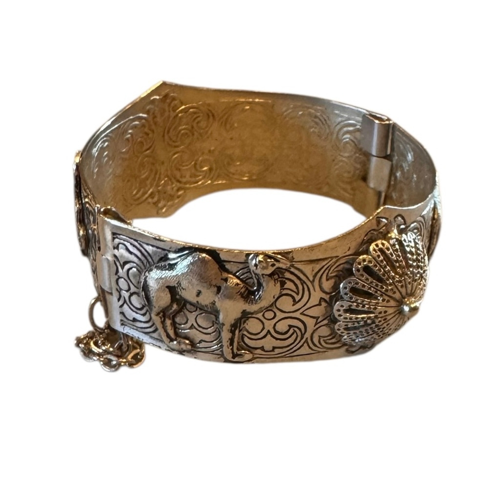 Women's Silver Tone Camel & Shell Etched Bangle Bracelet One Size
